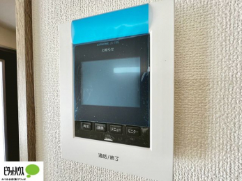 ���̑��@������Ԃ����S��TV���j�^�[�t���C���^�[�z��