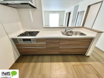 �L�b�`���@�Ƒ��Ƃ��b���Ȃ���y���������ł���J�E���^�[�L�b�`���B