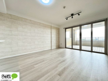 ���̑��@�傫�ȑ�����ۓI�ȃ��r���O�́A�������邢��C�ɂ��Ă���܂��ˁB