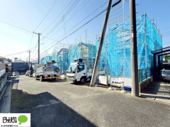 ���r���O�@���R�����������ޒg���ȃ��r���O�B��������ɂ͓Ǐ��₨���Q�ł����Ȃ���̂�т�Ɖ߂����ЂƎ����B