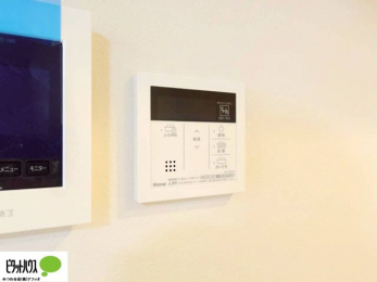 ���̑��@�I�[�g�o�X�Ȃ̂ŁA�����ȊO����ł����x�����Ȃǂ̑��삪�ł��܂��B