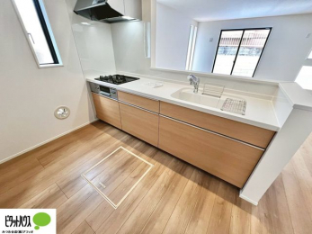 �L�b�`���@�{�H��ʐ^�@�V�z�Ȃ�ł͂̃s�J�s�J�̃L�b�`���͖����̂��������y�������Ă���܂��ˁB