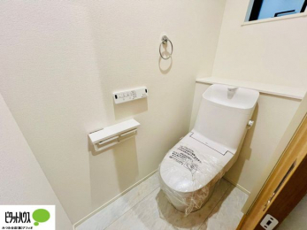 �g�C���@�{�H��ʐ^�@1�E2�K�E�H�V�����b�g�g�C�������B