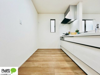 �L�b�`���@�{�H��ʐ^�@�V�z�Ȃ�ł͂̃s�J�s�J�̃L�b�`���͖����̂��������y�������Ă���܂��ˁB