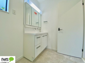 ���ʑ�E���ʏ��@�{�H��ʐ^�F���ʎ��ɏ���������A�J�r�\�h�ɂ��B�傫�ȋ��Ō��₷�����ʉ��ϑ�ł�