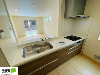 �L�b�`���@�{�H��ʐ^�@�Ƒ��Ƃ��b���Ȃ���y���������ł���J�E���^�[�L�b�`��