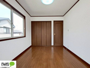 ���̑��@���ꂼ��̂������Ɏ��[�X�y�[�X������̂Ńv���C�x�[�g�ȉו����g�߂ɒu�����Ƃ��ł��܂��B