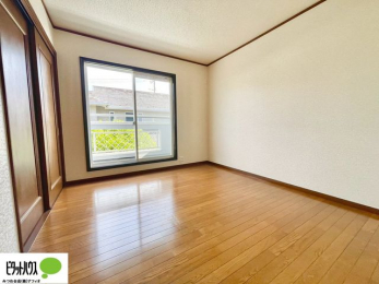 �o���R�j�[�@�傫�ȑ����疾�邢�z�˂�������܂��B