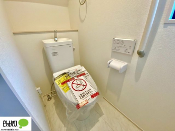 �g�C���@�{�H��ʐ^�@1�E2�K�E�H�V�����b�g�g�C�������B