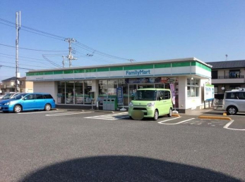 ���ӊ��@�t�@�~���[�}�[�g����ݖ쒆�������ړX �k��4���B 270m