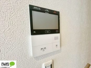 ���̑��@������Ԃ����S��TV���j�^�[�t���C���^�[�z��