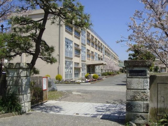 ���ӊ��@�؍X�Îs��/�؍X�Ñ�ꒆ�w�Z �k��5���B 400m