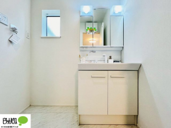 ���ʑ�E���ʏ��@�{�H��ʐ^�F�O�ʋ��̗���A�V���N���ȂǑ������[��������A�L�X�Ƃ������ʉ��ϑ�ł��B