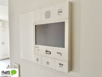 ���̑��@������Ԃ����S��TV���j�^�[�t���C���^�[�z��