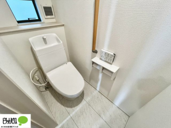 �g�C���@�{�H��ʐ^�@1�E2�K�E�H�V�����b�g�g�C�������B