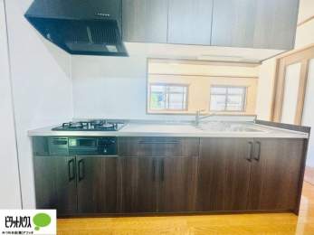 �L�b�`���@�R�����͊�����3���B�O�����@�\�t���œ����������\�Ȃ̂ŁA�����I�ɂ��������o���܂��B���ʂ̏��Ȃ��f�U�C���Ȃ̂ŁA���������y�X�B