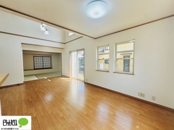 ���r���O�@�傫�ȑ�����ۓI�ȃ��r���O�́A�������邢��C�ɂ��Ă���܂��ˁB