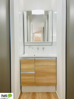 ���ʑ�E���ʏ��@�{�H��ʐ^�F�O�ʋ��̗���A�V���N���ȂǑ������[��������A�L�X�Ƃ������ʉ��ϑ�ł��B