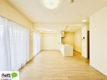 ���r���O�@�傫�ȑ�����ۓI�ȃ��r���O�́A�������邢��C�ɂ��Ă���܂��ˁB