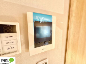 ���̑��@������Ԃ����S��TV���j�^�[�t���C���^�[�z��