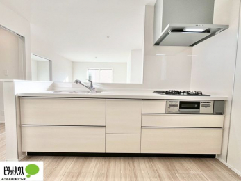 �L�b�`���@�Ƒ��Ƃ��b���Ȃ���y���������ł���J�E���^�[�L�b�`��