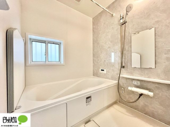 �����@�����������F���̗����ŁA1���̔��������������Ă��������B