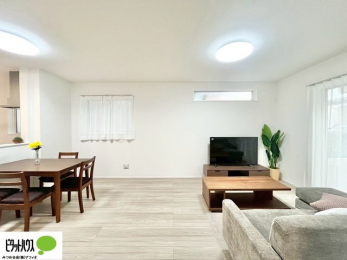 ���r���O�@�傫�ȑ�����ۓI�ȃ��r���O�́A�������邢��C�ɂ��Ă���܂��ˁB