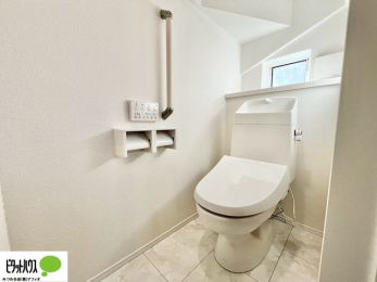 �g�C���@1�E2�K�E�H�V�����b�g�g�C�������B