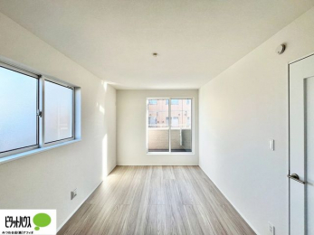 �Q���@��Q��7.5���A�傫�ȑ����疾�邢�z�˂�������܂��B