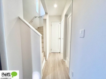 ���ց@�����Ȃ��q�l���炲�N�z�̕��܂ŁA���S�ɏ�艺��ł���肷��t���K�i