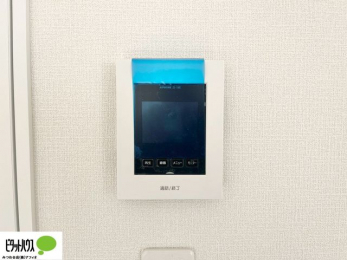 ���̑��@������Ԃ����S��TV���j�^�[�t���C���^�[�z��