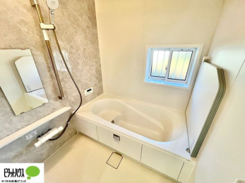 �����@�����������F���̗����ŁA1���̔��������������Ă��������B