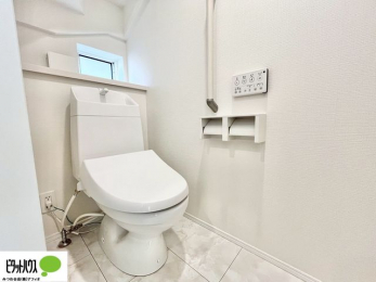 �g�C���@1�E2�K�E�H�V�����b�g�g�C�������B