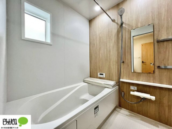 �����@�����̔�������Ă����o�X���[���͍L�X�������B�x���͂��q�l�ƈꏏ�ɗV�тȂ������܂��ˁB