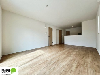 ���r���O�@�L�X�k�c�j�I����̑傫�ȃ\�t�@��u���Ă������f��ӏ܂��ǂ��ł��ˁB