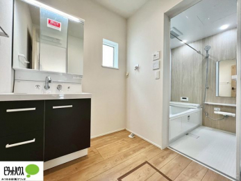 ���ʑ�E���ʏ��@�g���₷���V���v���Ȑ��ʉ��ϑ�B�����̎x�x�͂�������n�܂�܂��B