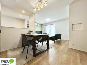 ���r���O�@�l�C�̑ΖʃL�b�`���ŉƑ��݂�Ȃ������ꏏ�B