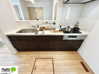 �L�b�`���@�V�z�Ȃ�ł͂̃s�J�s�J�̃L�b�`���͖����̂��������y�������Ă���܂��ˁB