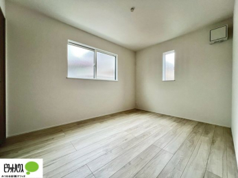 �q�������@2�ʍ̌��Ŗ��邭�A���ʂ��̗ǂ��������ł��B