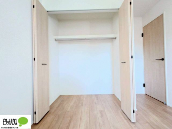 �q�������@�傫�Ȏ��[�͂��m����ׂ����G�݂������Ղ肵�܂��܂��B