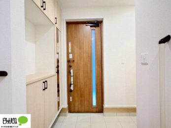 �@�V���[�Y�{�b�N�X�ɂ́A�g�����Ȃ݃`�F�b�N���ł���S�g�~���[�t���I