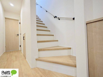 �@�肷��t���K�i�B�����Ȃ��q�l���N�z�̕������S�ɏ�艺��ł��܂��B