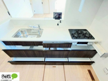 �L�b�`���@�V�z�Ȃ�ł͂̃s�J�s�J�̃L�b�`���͖����̂��������y�������Ă���܂��ˁB