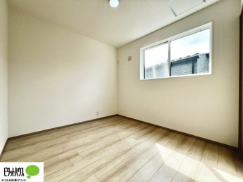 �q�������@�傫�ȑ����疾�邢�z�˂�������܂��B