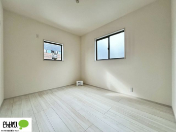 �q�������@�w�т̎��Ԃ��V�Ԏ��Ԃ���؂ɂł���q�ǂ������B�Ƌ�̔z�u�����₷���V���v���Ȑ݌v�ŁA�������K�Ɏg���܂��B