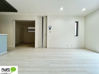 ���̑��@�L�X�k�c�j�I����̑傫�ȃ\�t�@��u���Ă������f��ӏ܂��ǂ��ł��ˁB