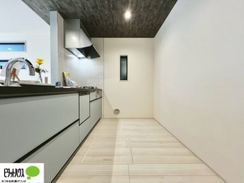 �L�b�`���@�V�z�Ȃ�ł͂̃s�J�s�J�̃L�b�`���͖����̂��������y�������Ă���܂��ˁB