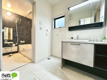 ���ʑ�E���ʏ��@�g���₷���V���v���Ȑ��ʉ��ϑ�B�����̎x�x�͂�������n�܂�܂��B