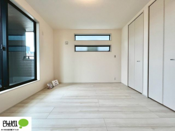 ���[�@����̏I���ɕv�w�ł������߂������Q���B�L���ɂ�Ƃ肪����A�Ƒ��̋C�z�������Ȃ������������x�߂���S�̃v���C�x�[�g��Ԃł��B