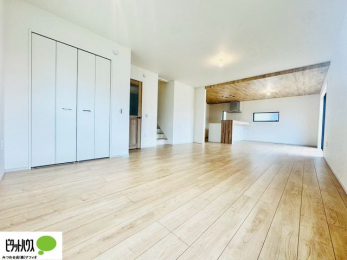 ���r���O�@�L�X�k�c�j�I����̑傫�ȃ\�t�@��u���Ă������f��ӏ܂��ǂ��ł��ˁB